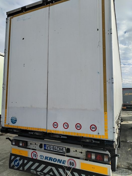 Semiremorci de vânzare.