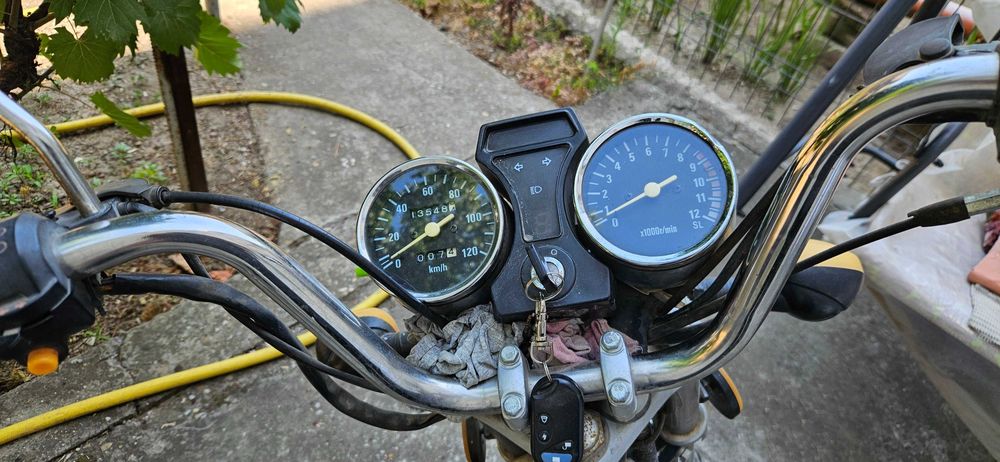 Vand Moped Curier