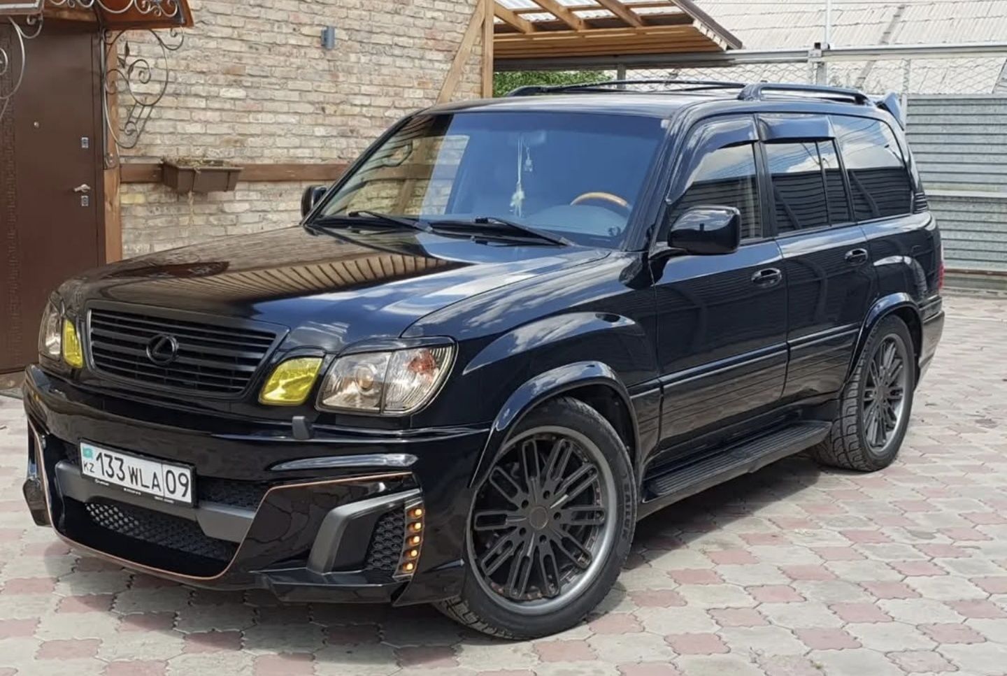 Lexus LX470 WALD