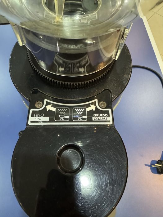 Испанская кофемолка, дешево.