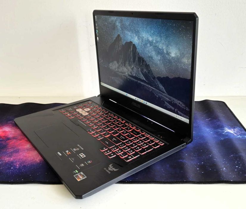 Asus TUF Gaming17,3"FHD AMD Ryzen 7 3750H GTX 1050 512 GB SSD 16GB RAM