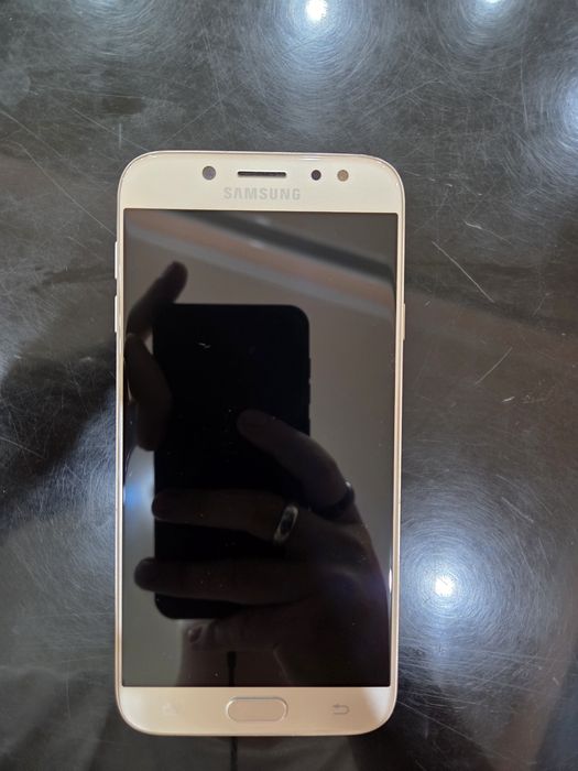 Продаю самсунг J7 2017