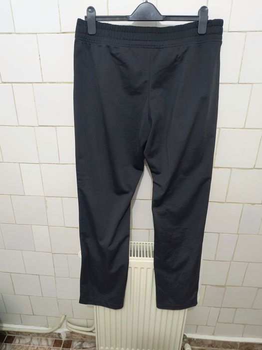 Pantaloni trening marca Nike mărime xl culoare neagra