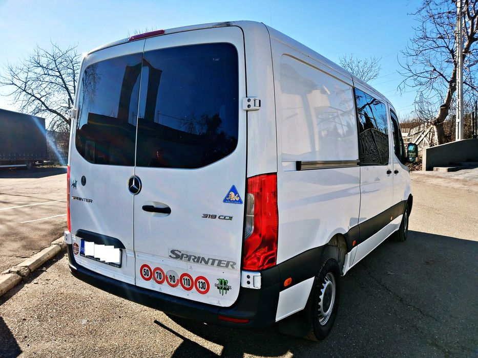 Mercedes Sprinter / 8+1 locuri / 2018 / ALB / Incalzire Auxiliara