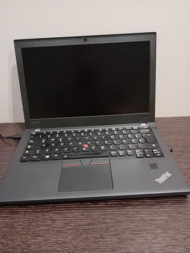 Thinkpad Lenovo x270 8ram i5-6200U