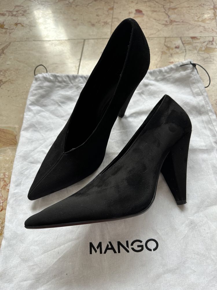 Pantofi negri Mango, cu toc marimea 37 38 model deosebit