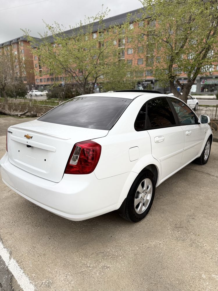 Chevrolet Jentra 3-P elegant plus Metan pakalena Yumshoq balon yangi