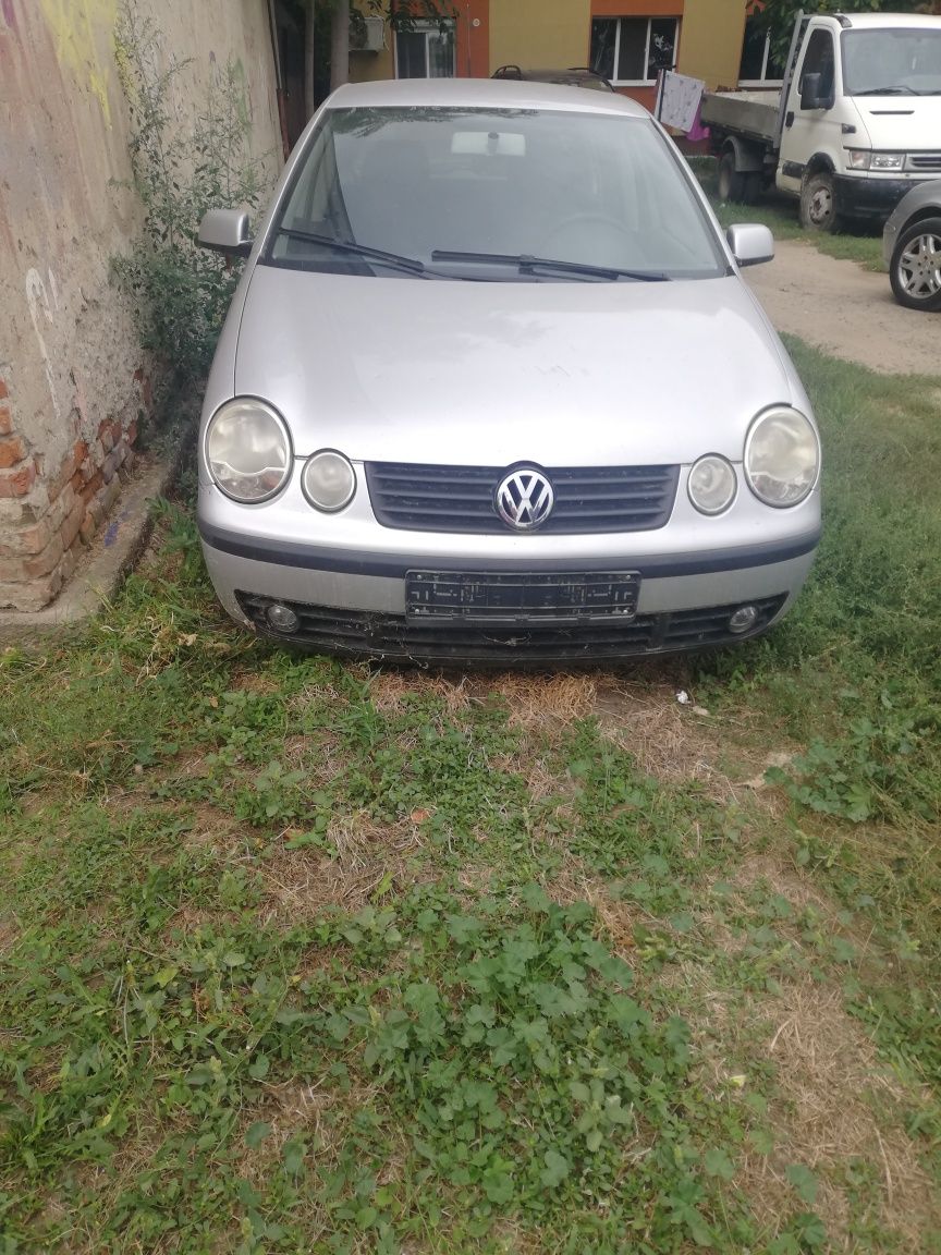 Dezmembrez vw polo 9n 1,4 tdi an 2003