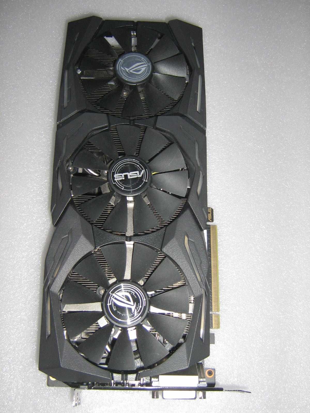 Vand Placa Video ASUS ROG STRIX GTX 1080TI OC 11GB pe 352 biti