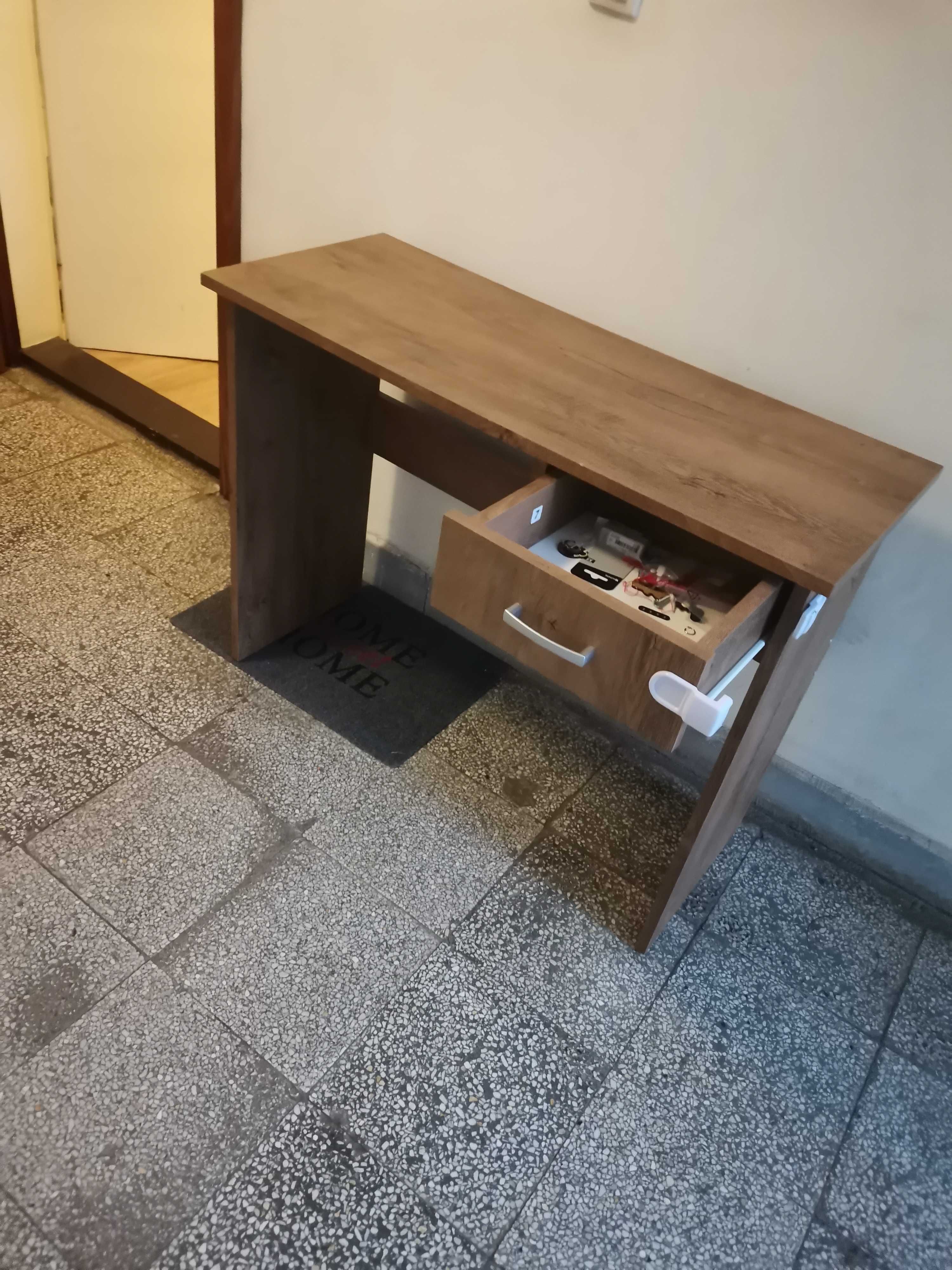 Бюро в перфектно състояние Jysk