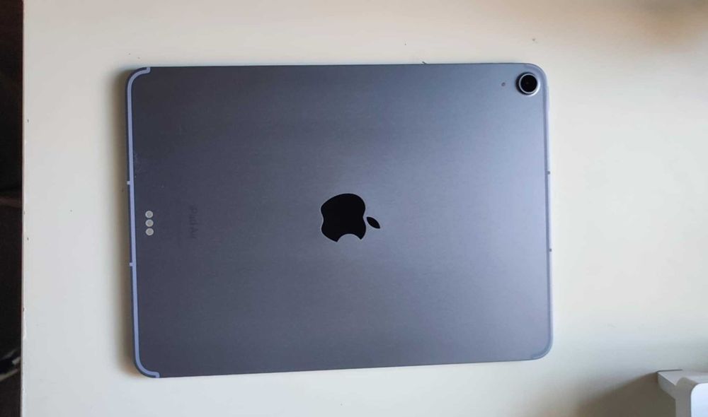 Apple iPad Air (5th Generation) 256 GB – 2022