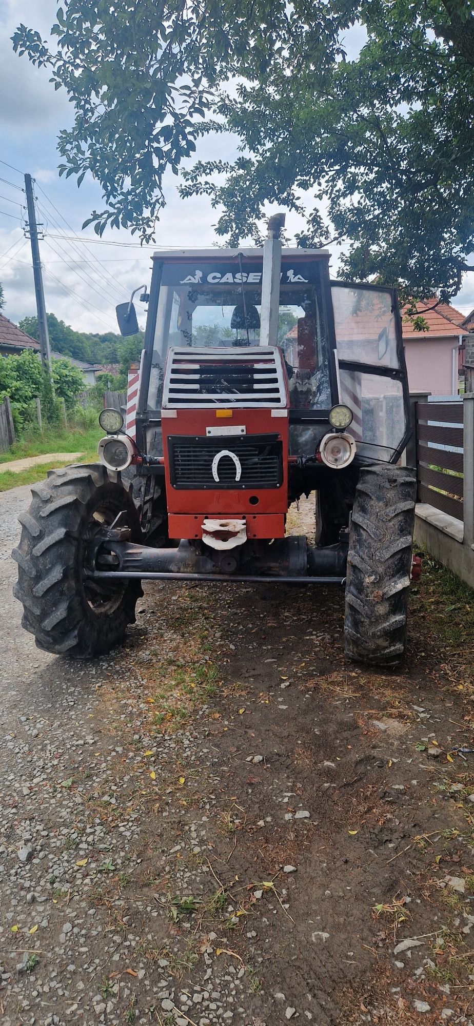 Tractor    Case IH 
85 C
