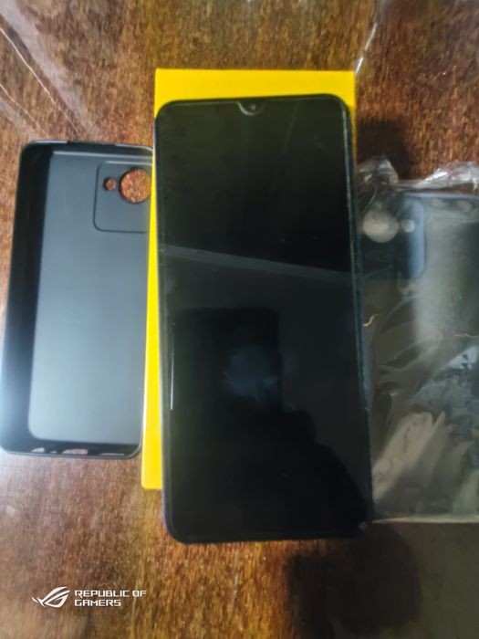 Продам телефон Realme