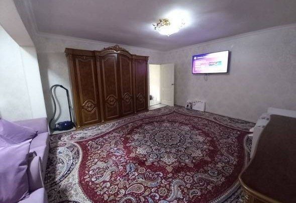 Сдаётся квартира 2х ком Юнусабад 4-квартал можно Парням и девушкам