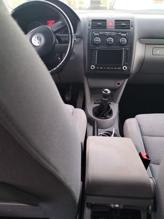 Volkswagen Touran 2.0 TDI (140 CP) – 2006 – 251.000 km – 2.500 €