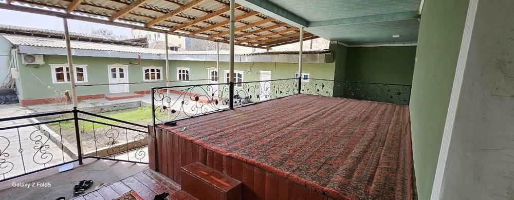 Xovli uy sotiladi 1 mavzeda