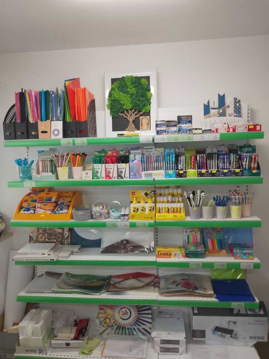 Метални стелажи за книжарница/НОВИ/