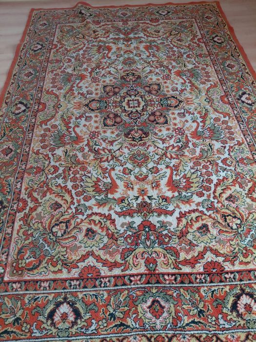 Продам ковёр новый