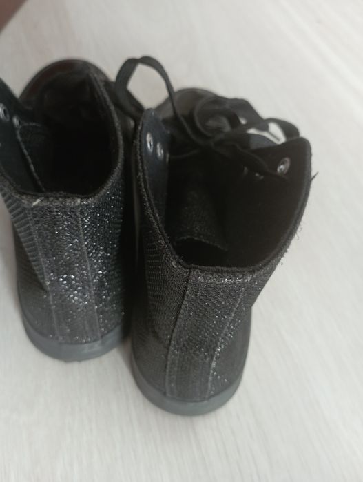 Ефектни кецове Mat star