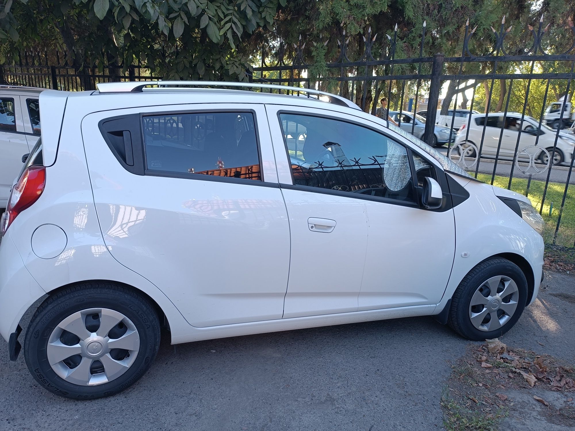 Chevrolet Spark 2022 yil Elegant AT plus benzin. Probeg 44 ming.