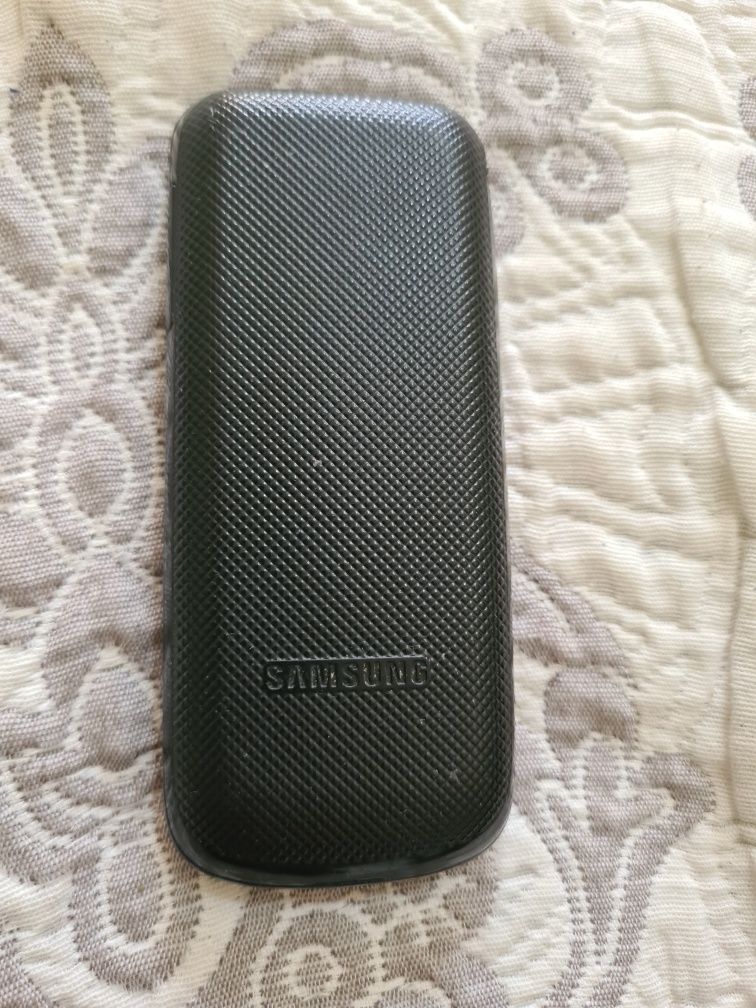 Самсунг GT-E1050