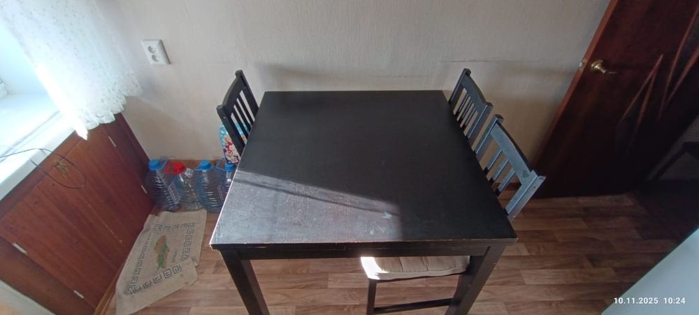 Продам стол и стулья