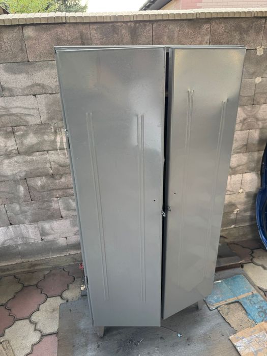 Железный шкаф для СТО, гаража. Двухстворчатый