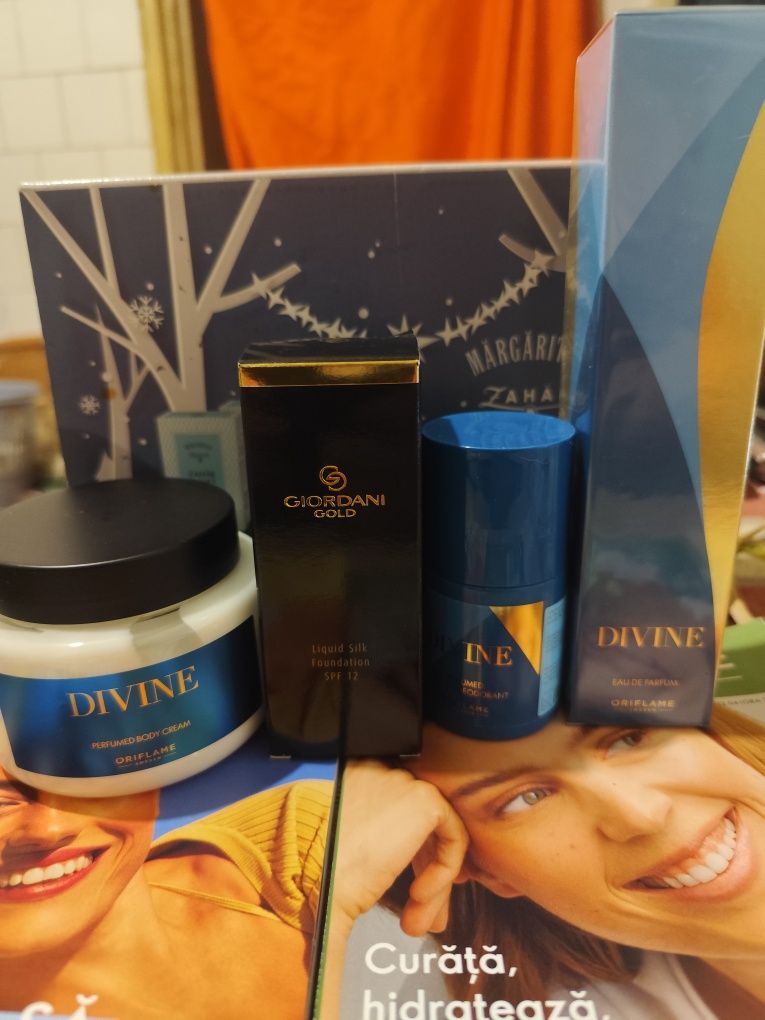 Transport gratuit &Set Divine Oriflame