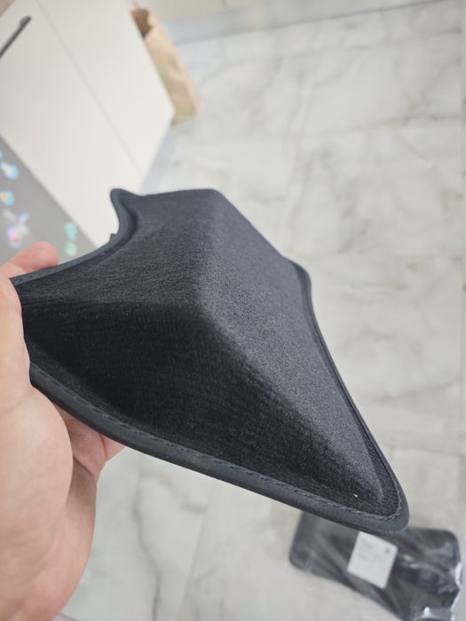 Set 2 x Suporti picioare OEM Skoda Superb - cod 3U0861571A