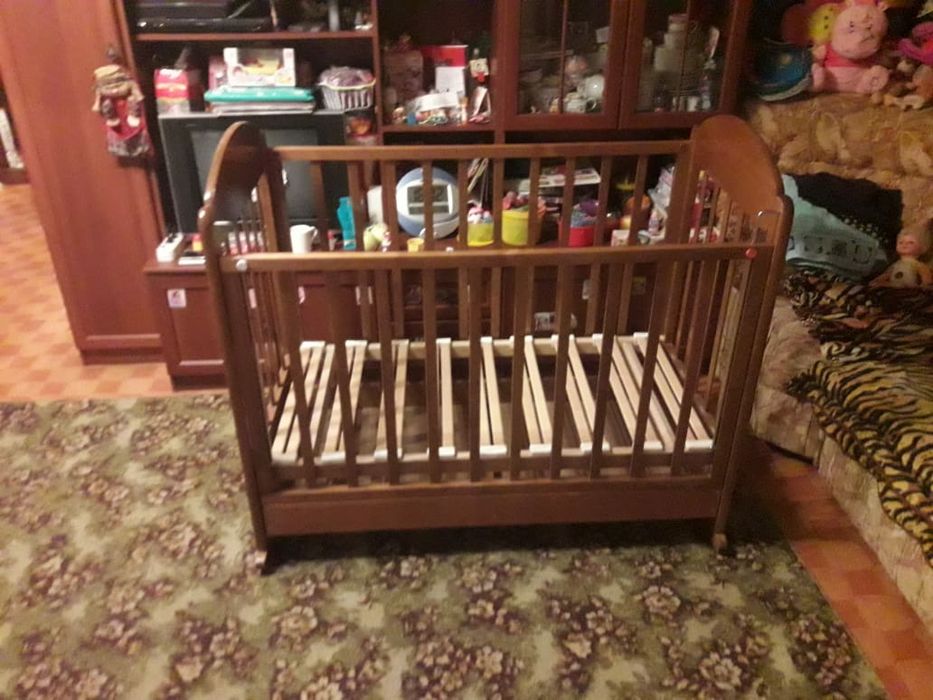 Детская кроватка