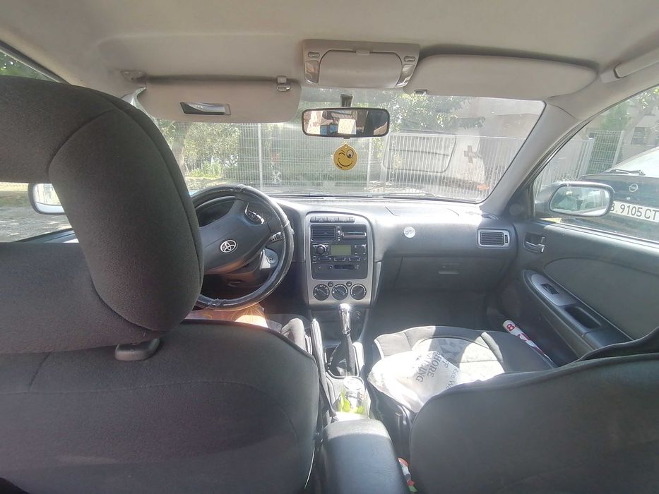 Продавам Тойота Авенсис