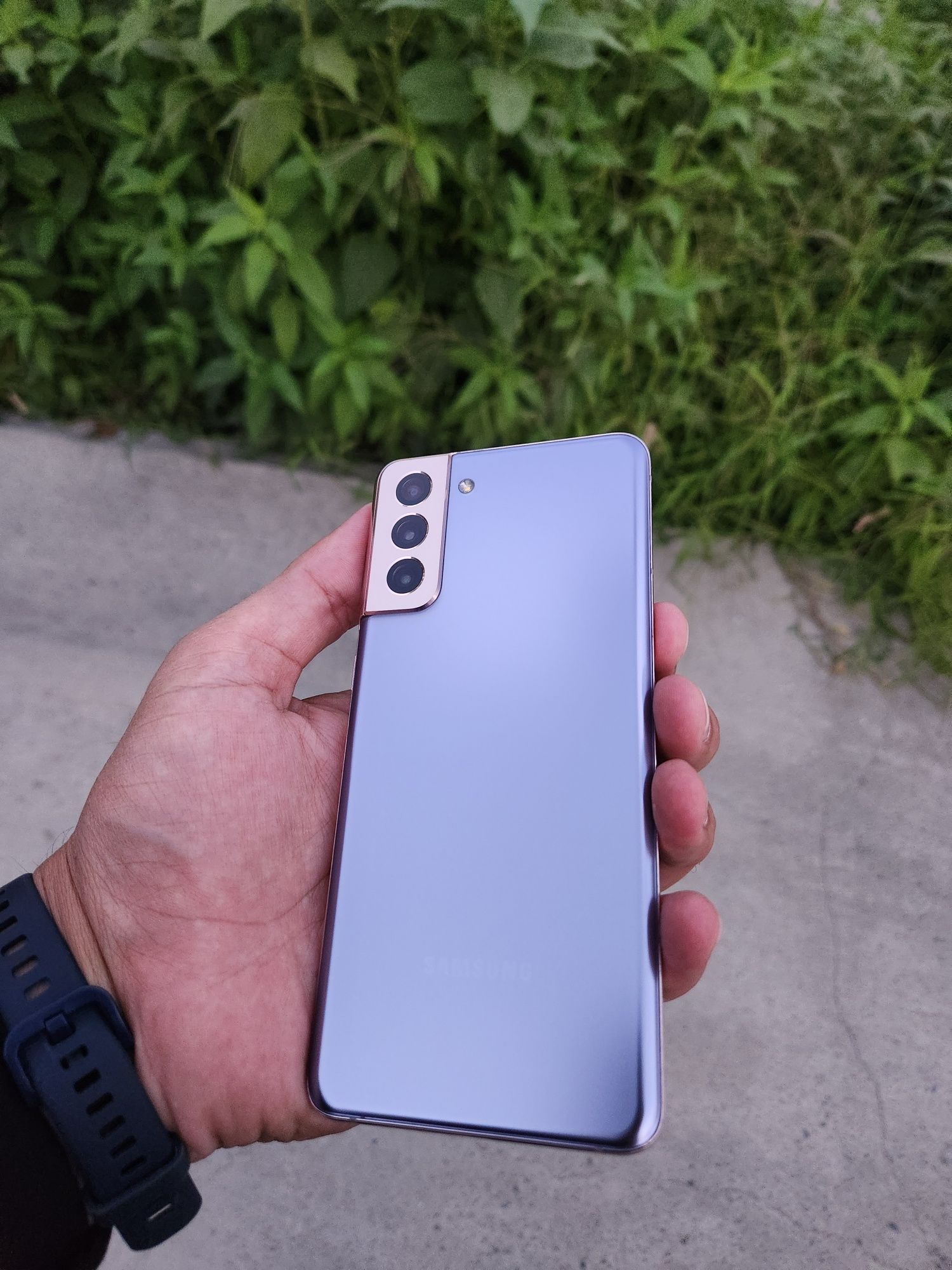 Samsung S21 plus Yahshi holatda
