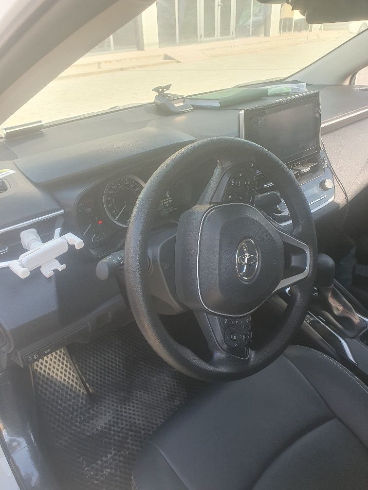 Toyota korolla yangi