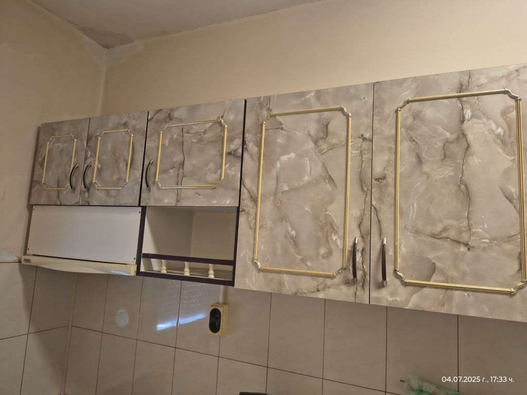 Кухненски шкафове + аспиратор
