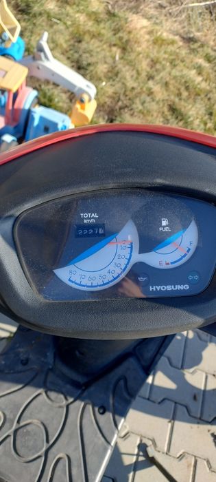 vand 2 scutere 49cc