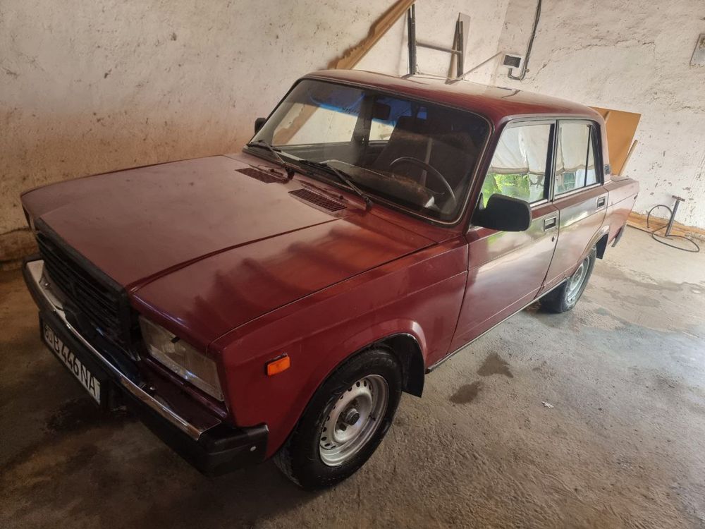 Vaz 2107 sotiladi