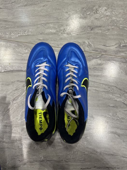 Бутсы Nike Tiempo почти новые. Butsi Nike Tiempo pochti yengi.Razmer40