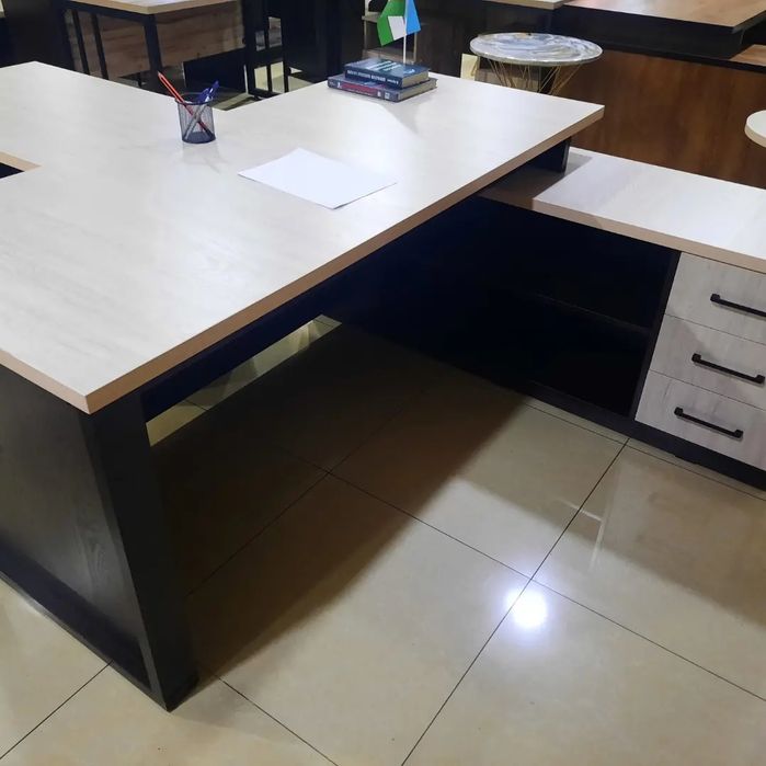 Офисная мебель в наличии