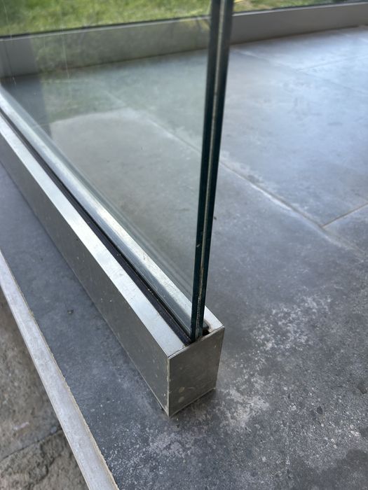 Vand geamuri terasa duble transparente securizate