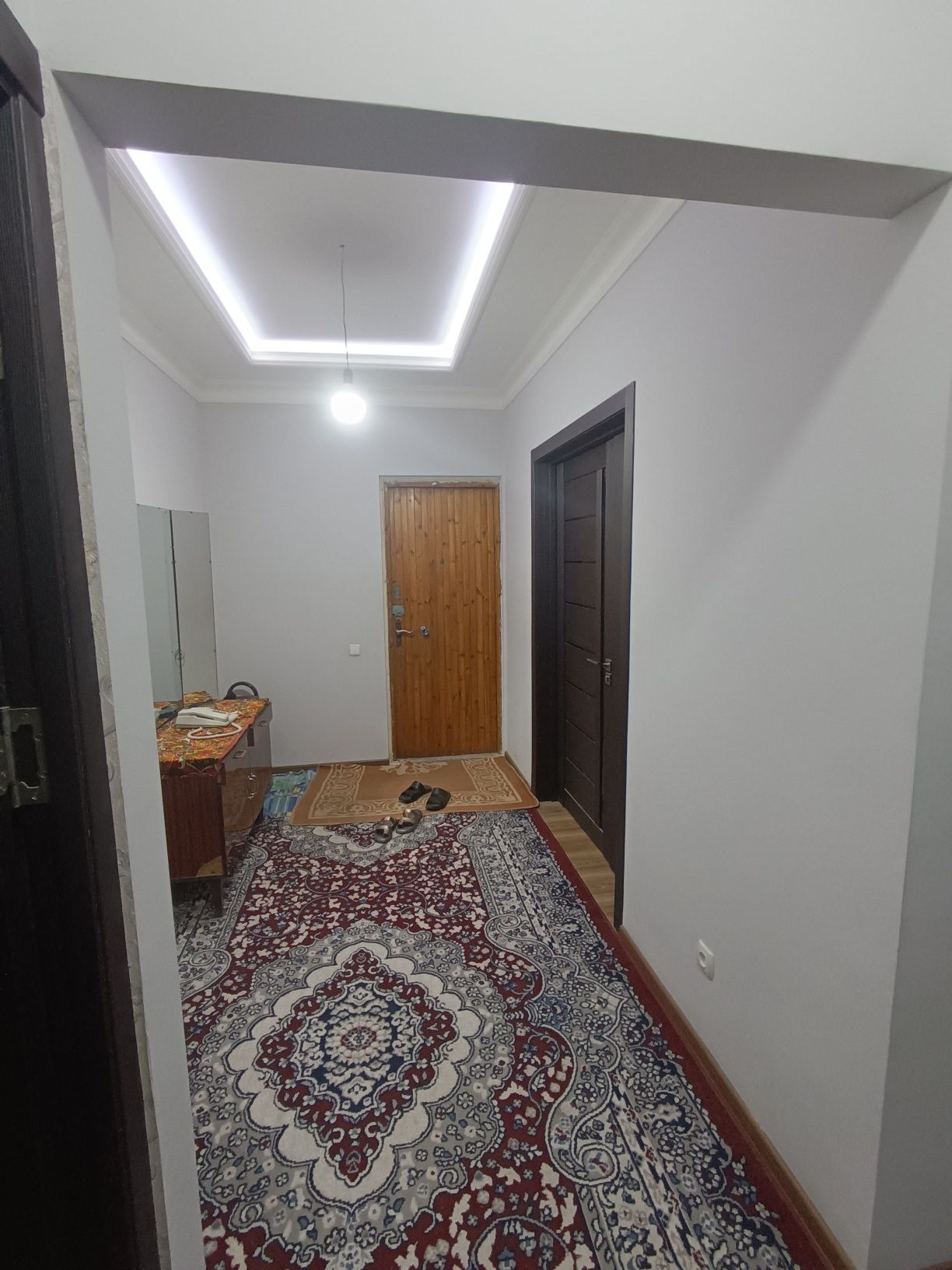 Продается 4-комната квартира  1- этаж 5 этажного дома на Юнусабад-9