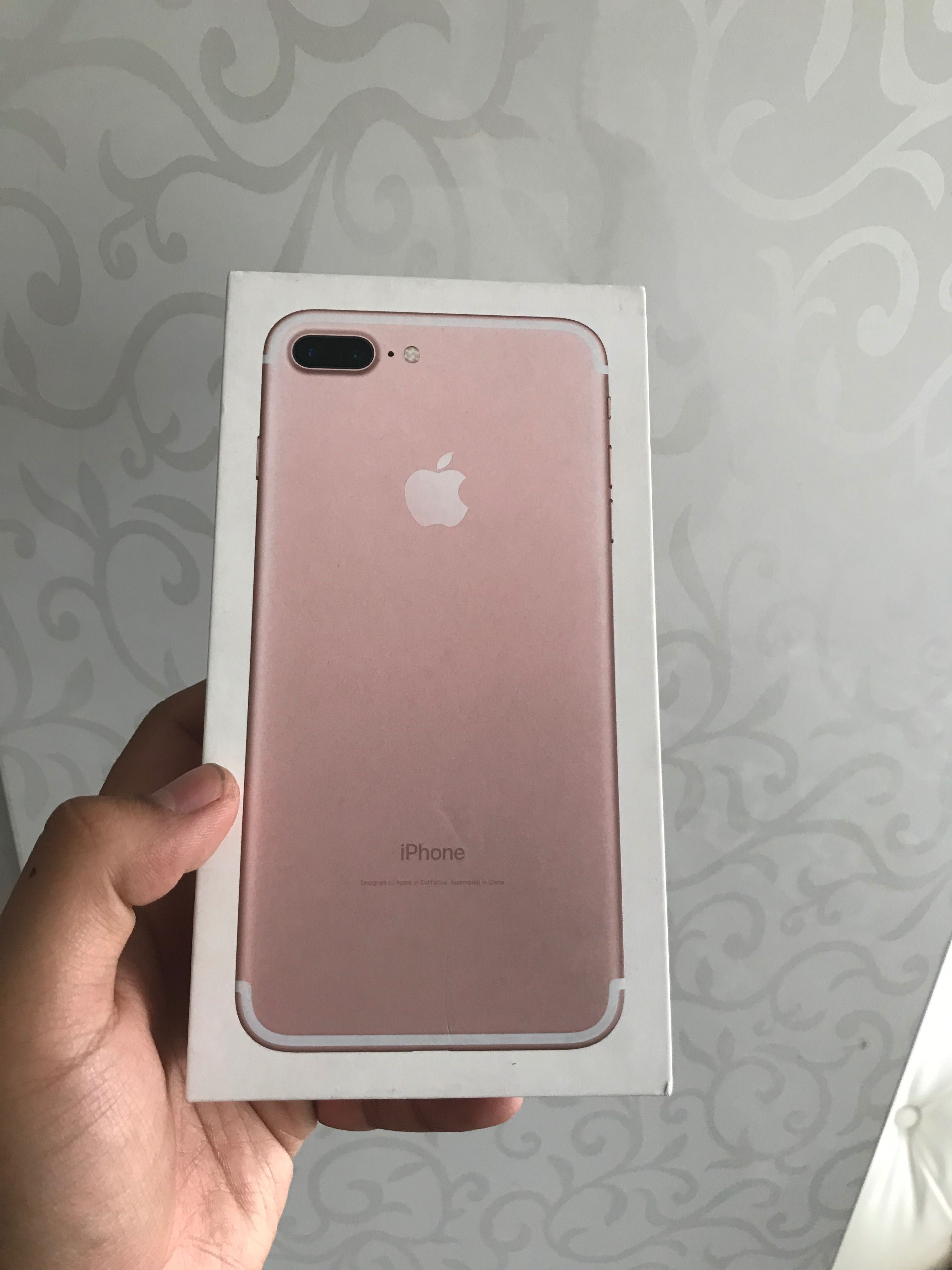 Продаю срочно IPhone 7+ 32Gb!! Мрочно!!!