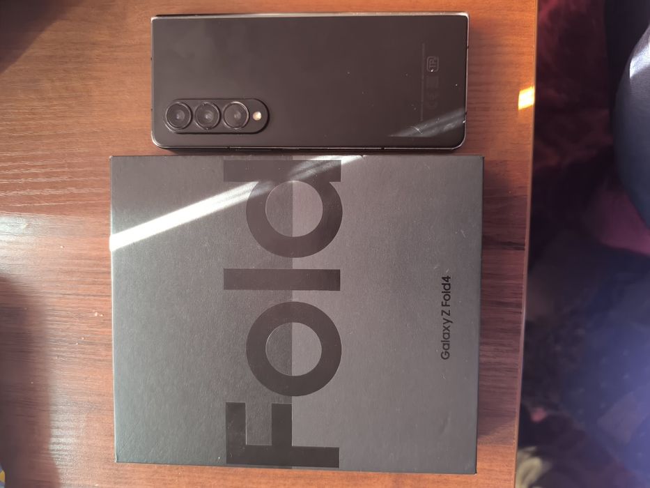 Продается Samsung galaxy Z Fold 4