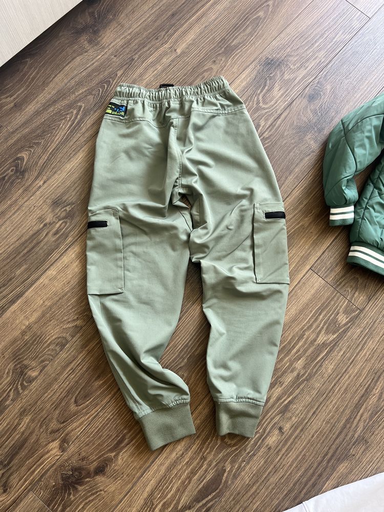 Детско яке Reserved размер 140см и панталонки Zara 9г.-134см.