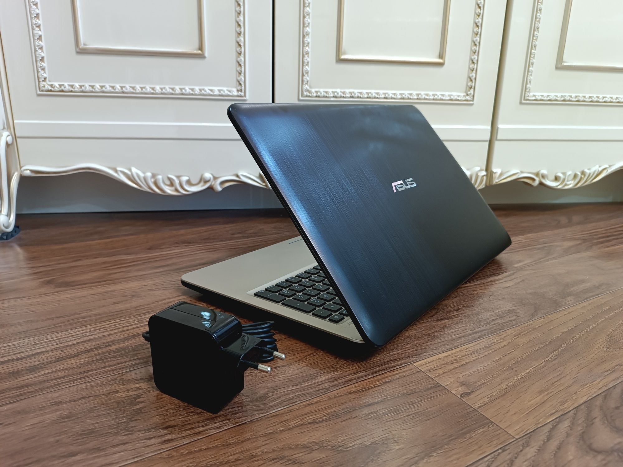 НОУТБУК Asus в отличном состоянии.