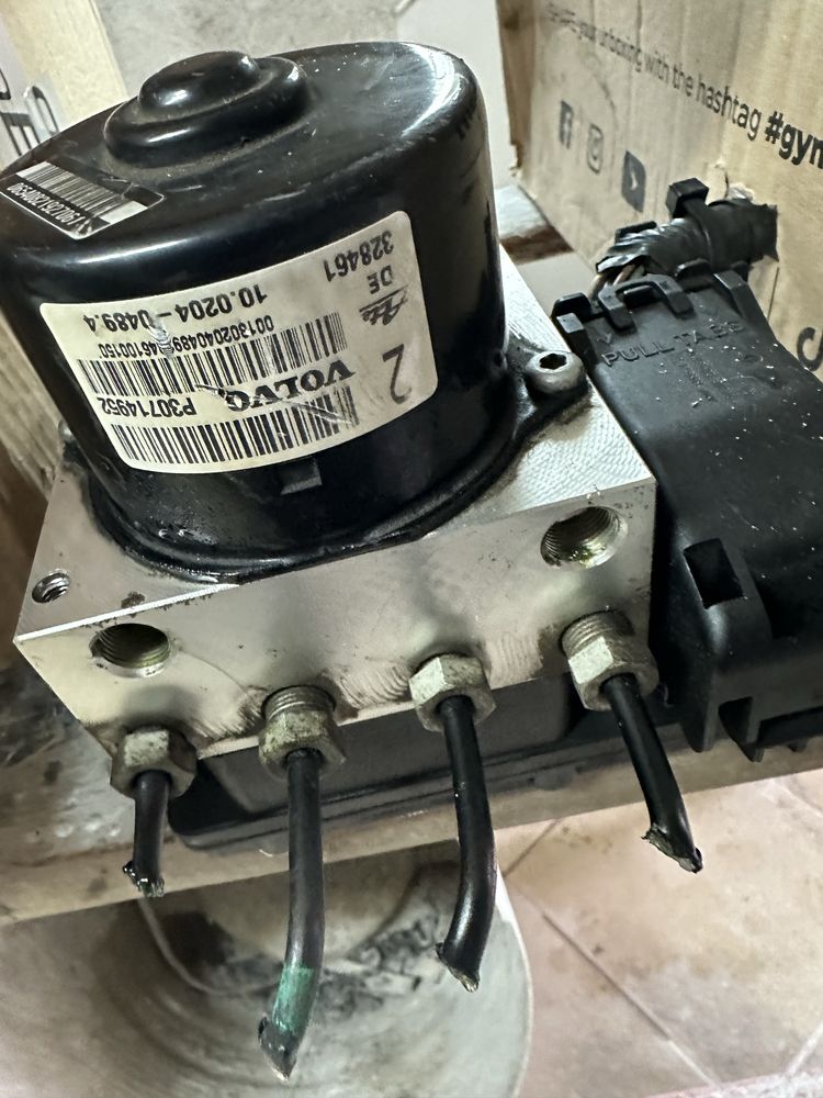 Volvo D5 185hp S60 V70 S80 XC70/90 гнп дюзи помпа abs egr вакум клапи
