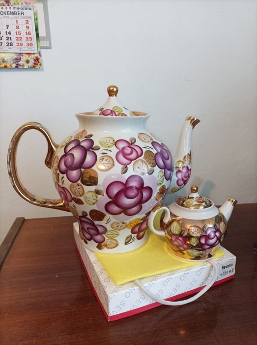 Чайник фарфоровый заварной на 3 (три!) литра , высота 25 см и маленьки