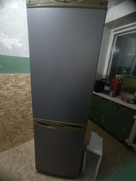 Холодильник Samsung