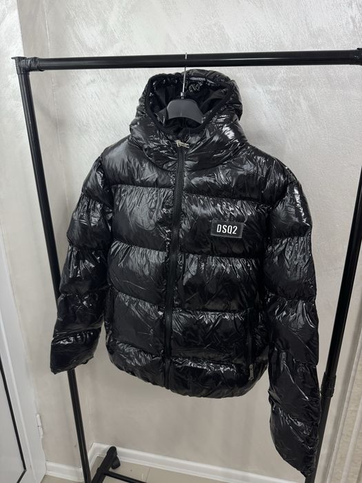 ТОП Dsq*ared2 яке черно с качулка