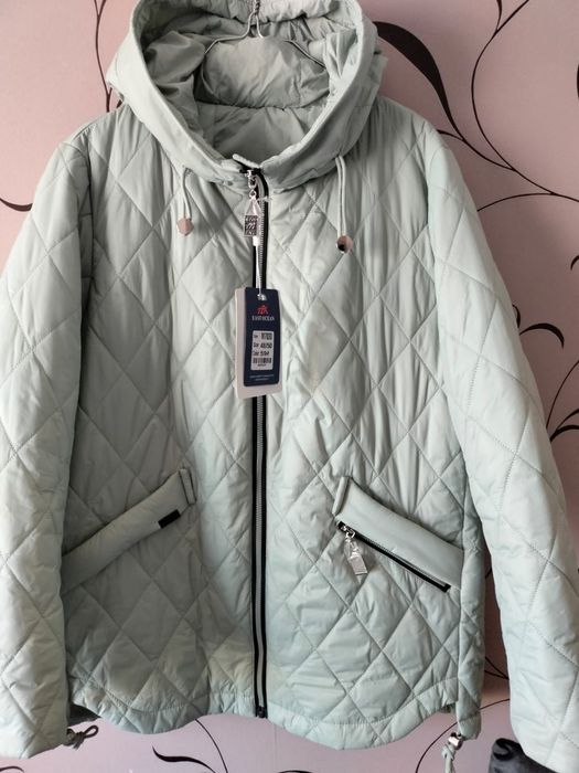 Продам женскую куртку