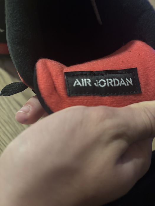 Jordan 4 red thunder